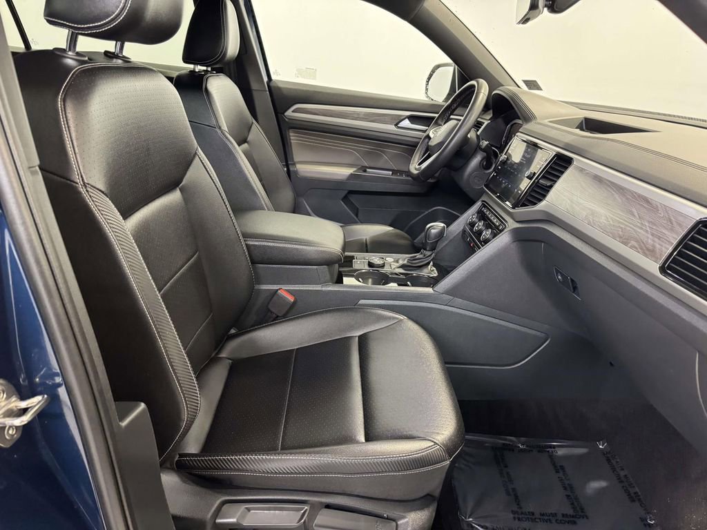 Used 2022 Volkswagen Atlas Cross Sport SE image 12