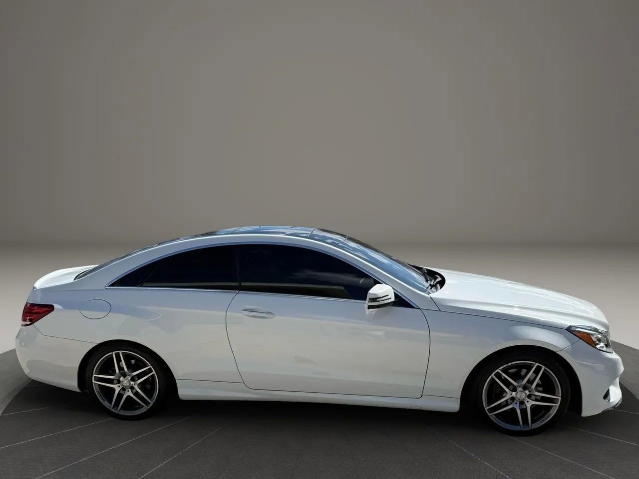 Used 2017 Mercedes-Benz E 400 Coupe image 6