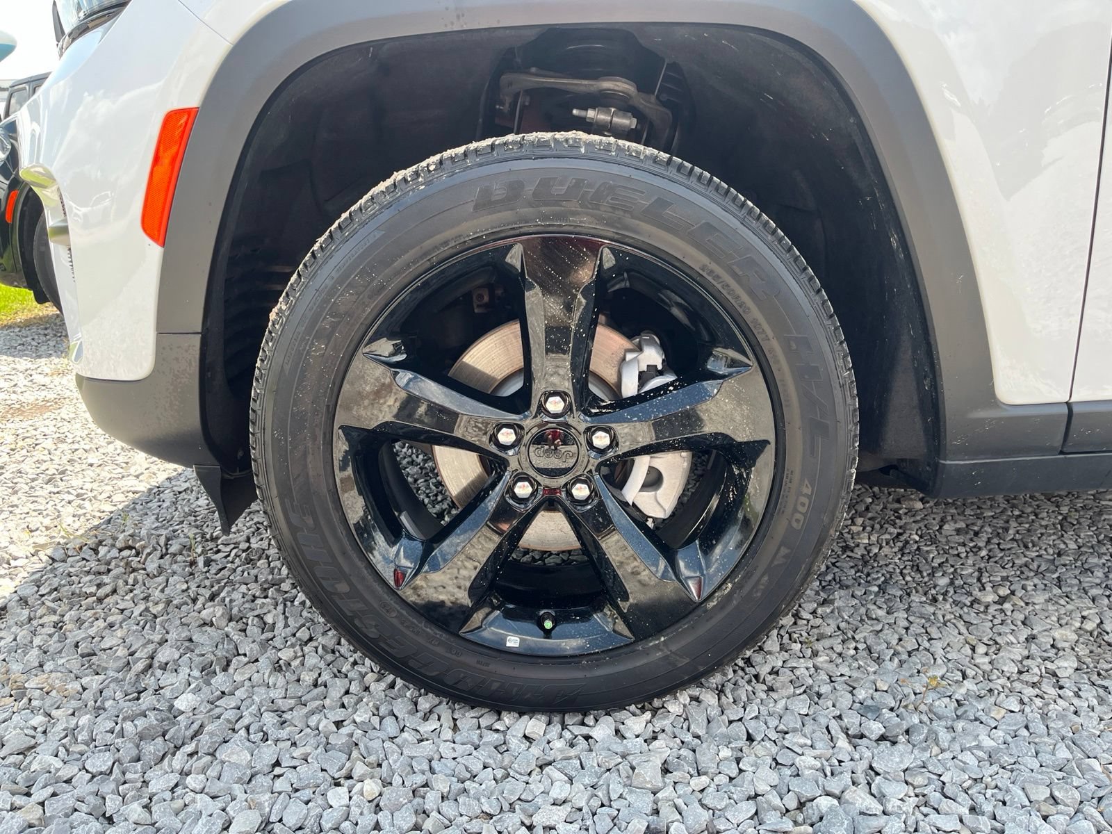 Used 2025 Jeep Grand Cherokee Altitude RWD image 7