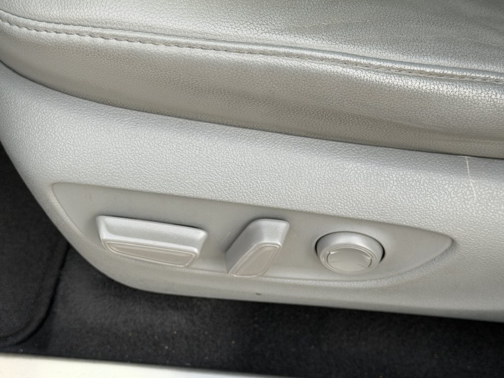 Used 2022 Toyota Highlander Platinum AWD/4WD image 26