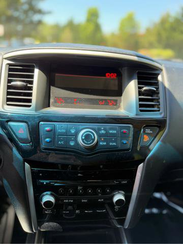 Used 2014 Nissan Pathfinder S image 14