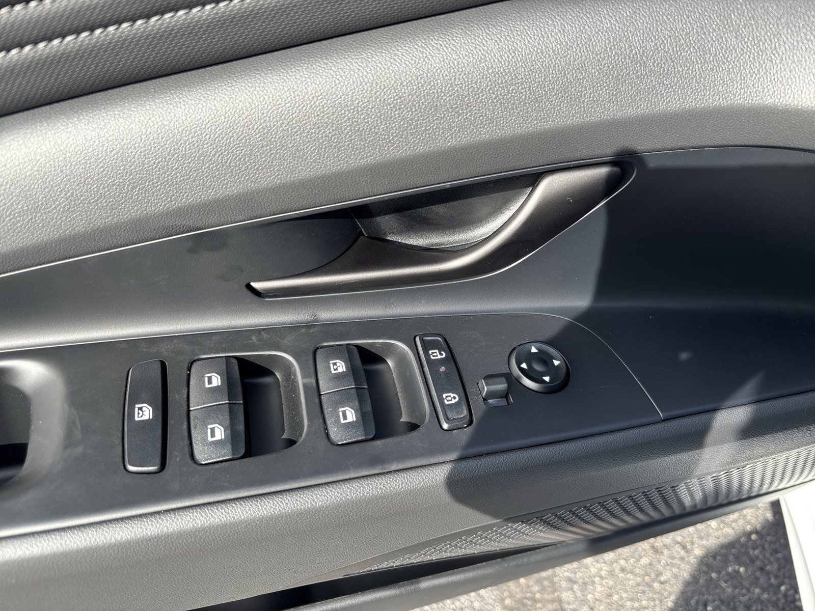 New 2026 Hyundai Elantra SEL Sport FWD image 14