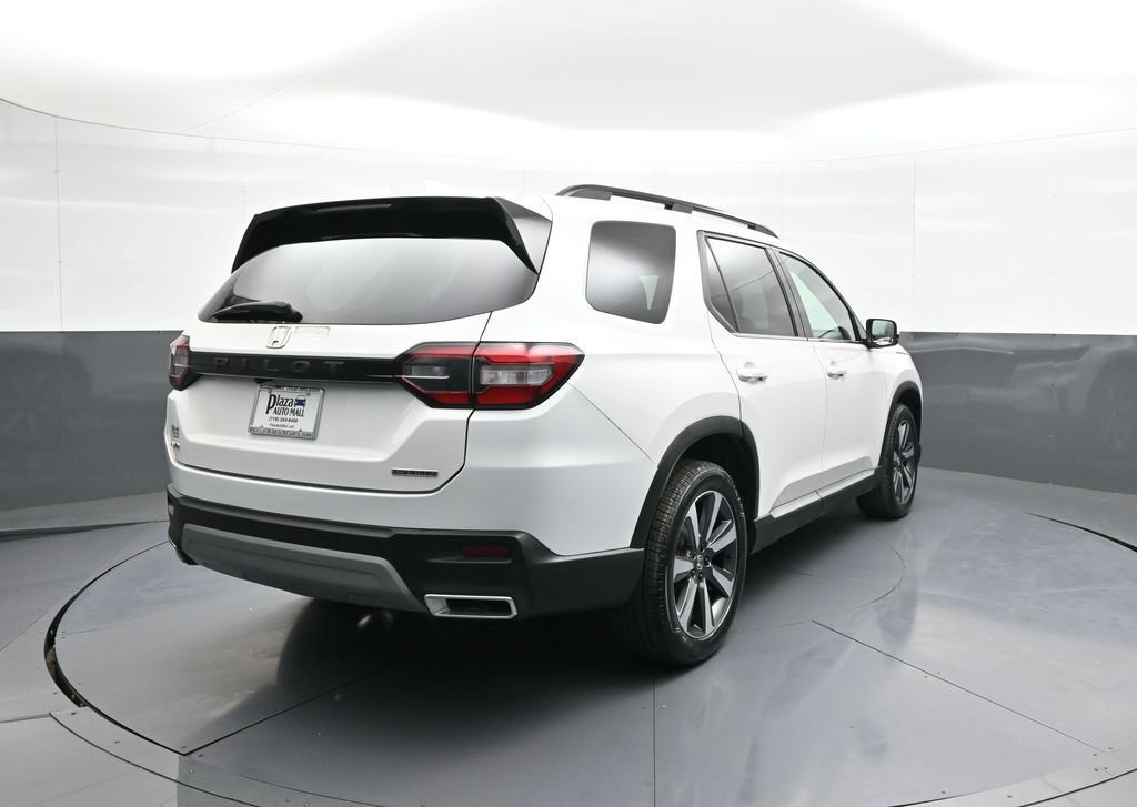 Certified 2024 Honda Pilot Touring image 6