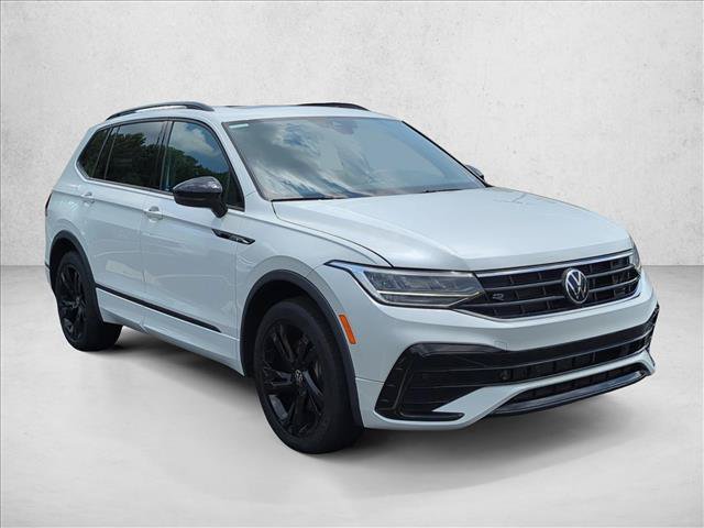 Certified 2023 Volkswagen Tiguan SE R-Line FWD image 3
