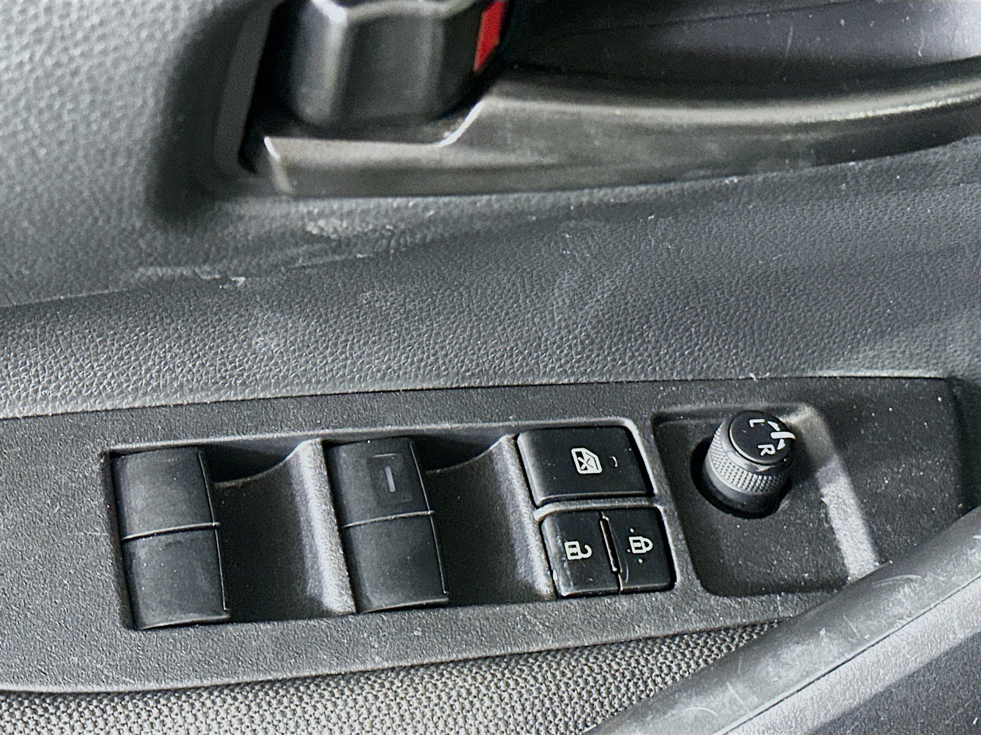 Used 2024 Toyota Corolla LE FWD image 15