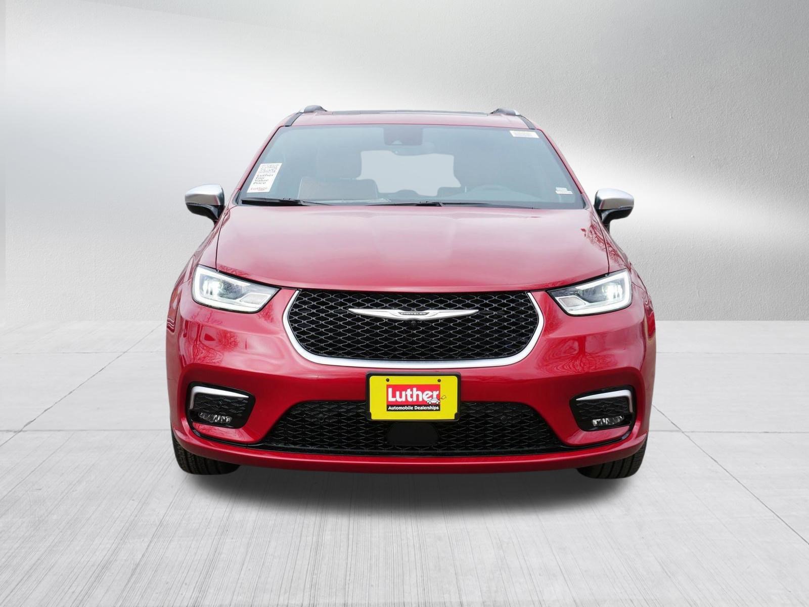 New 2026 Chrysler Pacifica Pinnacle w/ Trailer Tow Group image 2