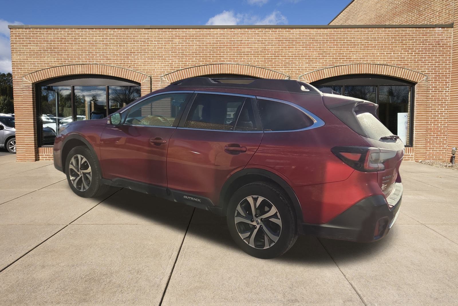 Used 2022 Subaru Outback Limited image 5