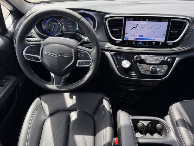 New 2026 Chrysler Pacifica Select FWD image 18