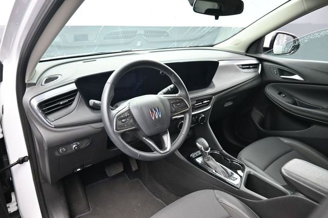 Used 2025 Buick Encore GX Preferred AWD/4WD image 18