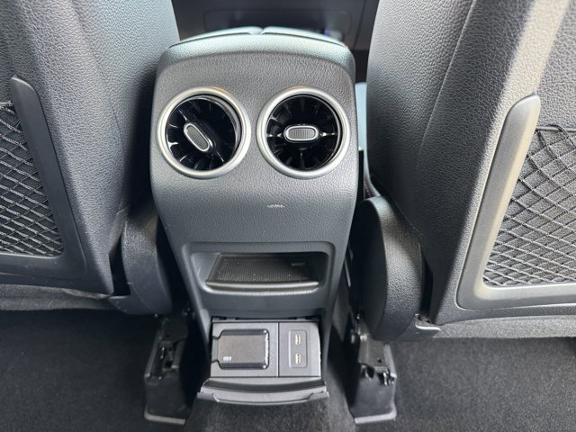 Used 2025 Mercedes-Benz GLB 250 image 9