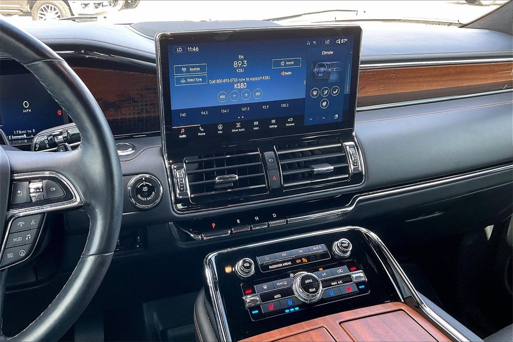 Used 2023 Lincoln Navigator Black Label image 9