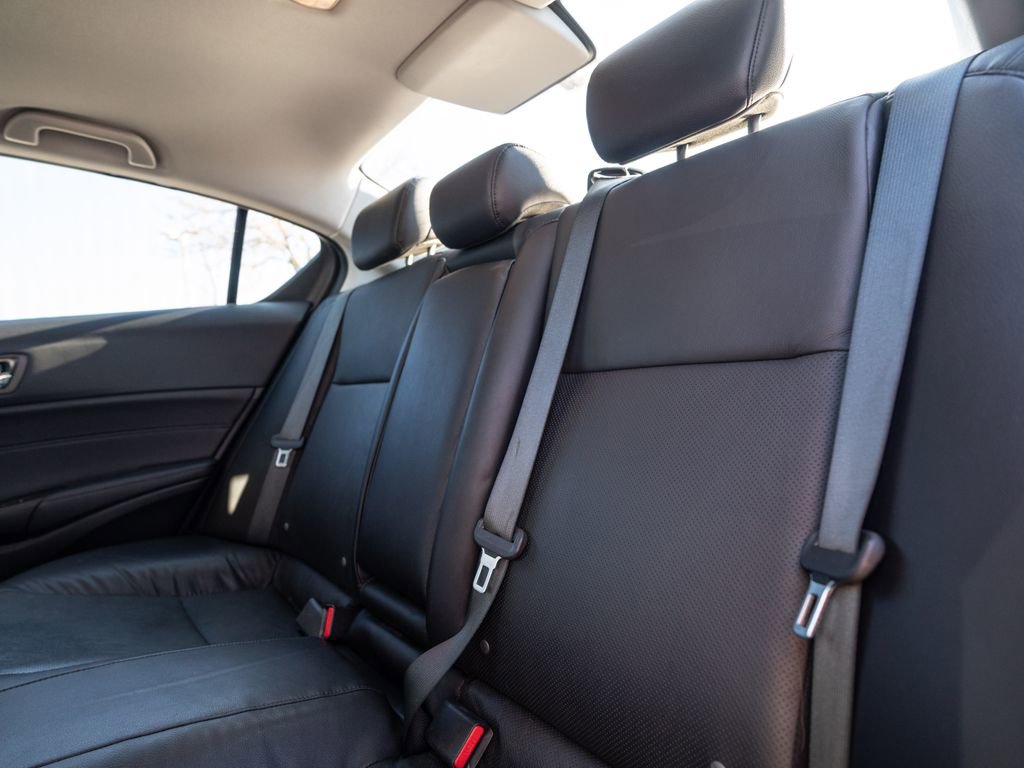 Certified 2018 Acura ILX w/ Premium Package image 40