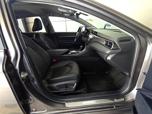 Used 2020 Toyota Camry XSE FWD image 17