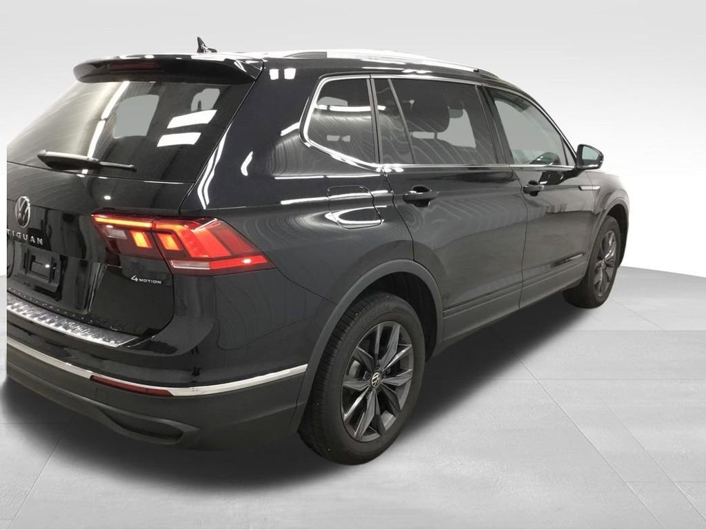 Used 2022 Volkswagen Tiguan SE AWD/4WD image 41