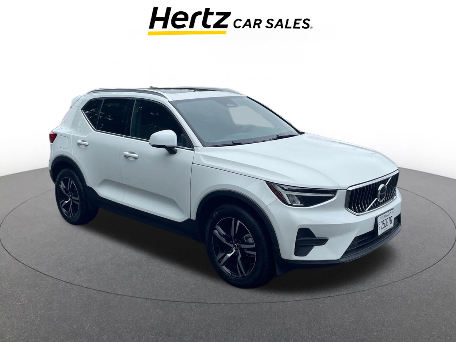 Used 2024 Volvo XC40 B5 Core