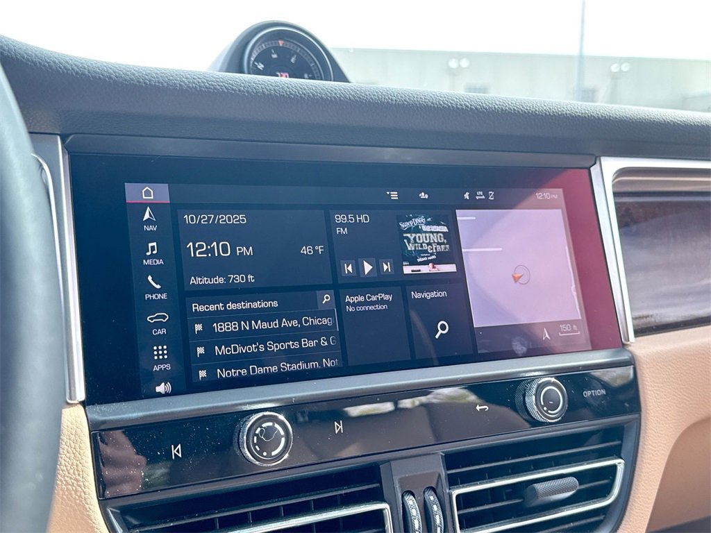 Used 2022 Porsche Macan Base image 18