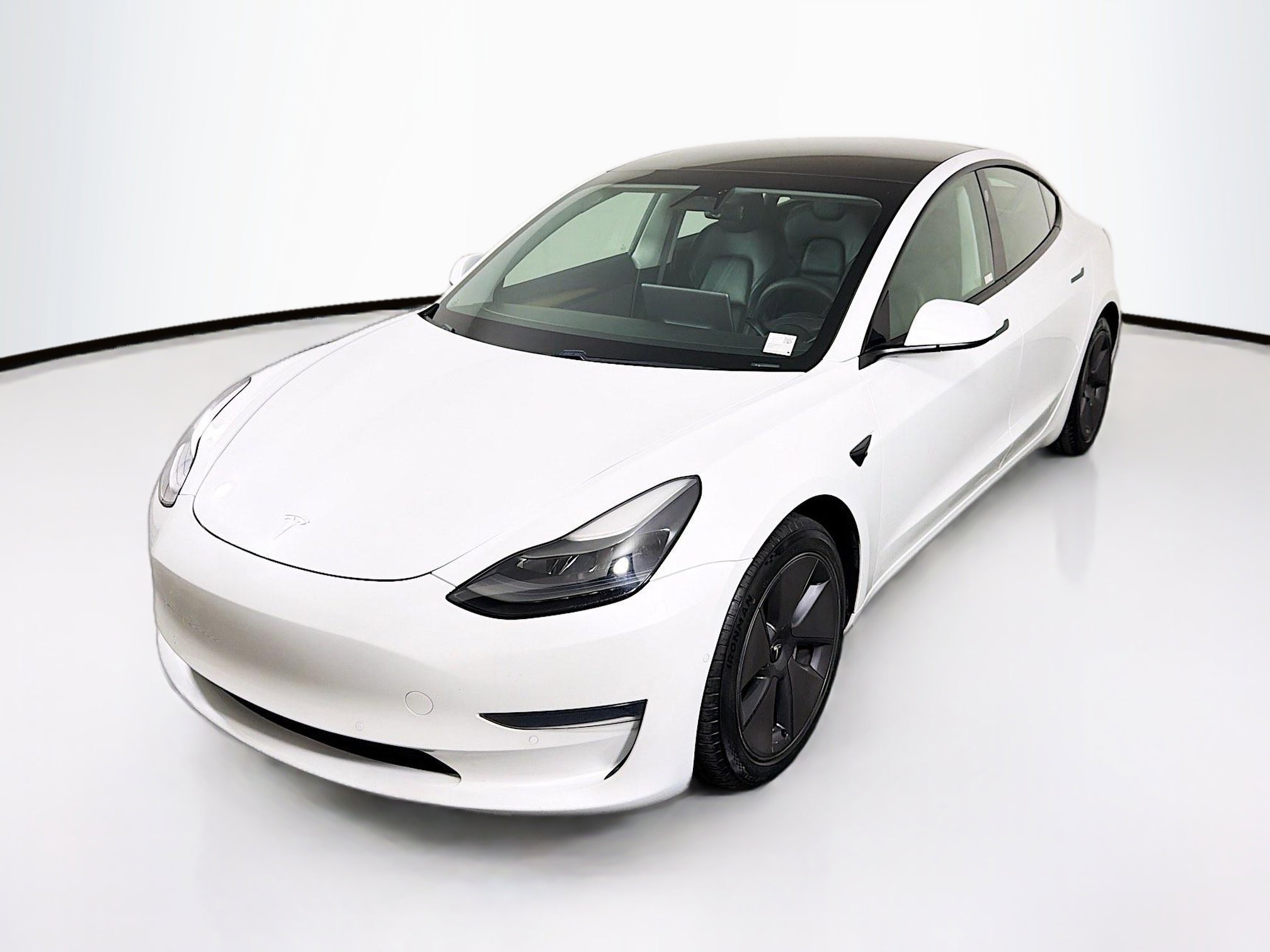 Used 2021 Tesla Model 3 Standard Range Plus RWD image 3