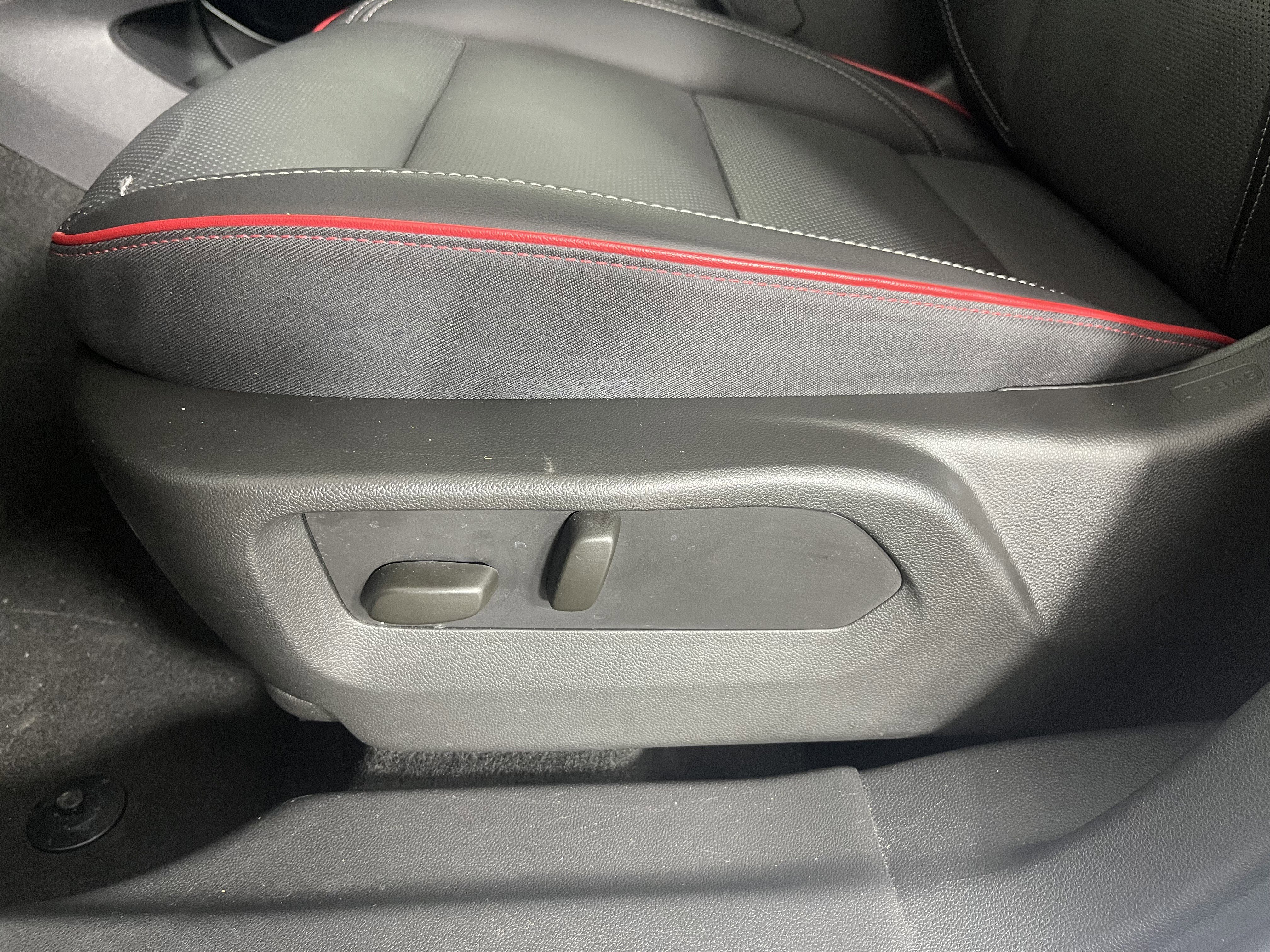 Used 2023 Buick Envision Essence w/ Sport Touring Package image 20