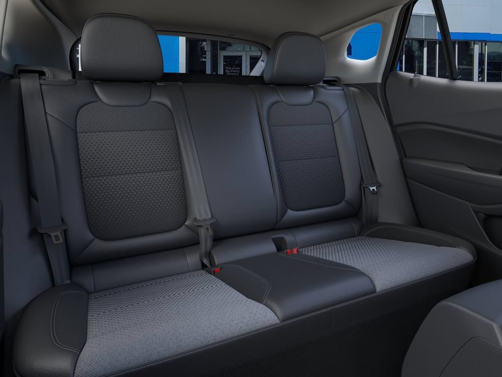 New 2026 Chevrolet Trax LT w/ Sunroof Package FWD image 17