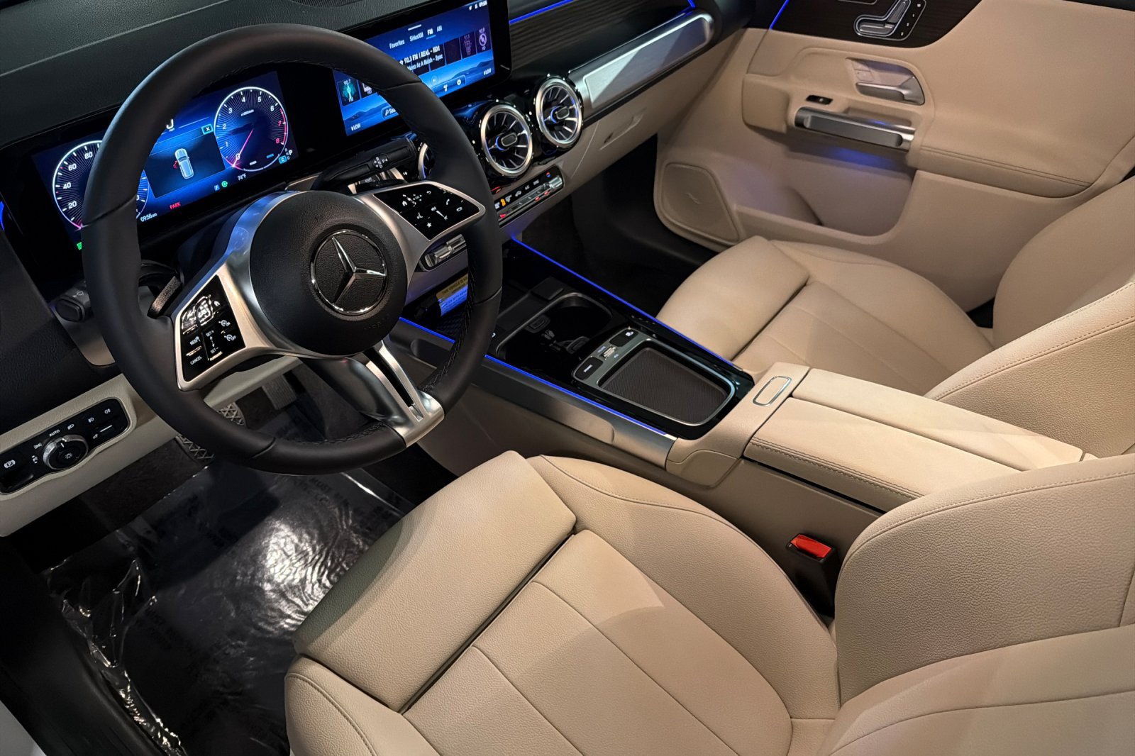New 2026 Mercedes-Benz GLB 250 image 9