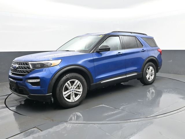 Used 2022 Ford Explorer XLT w/ Equipment Group 202A image 2