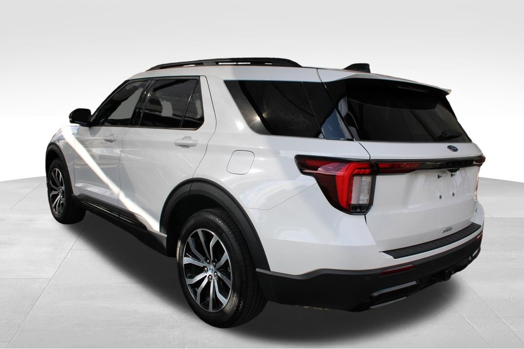 Used 2025 Ford Explorer ST-Line AWD/4WD image 13