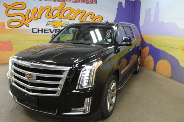 Used 2017 Cadillac Escalade ESV Premium Luxury AWD/4WD image 4