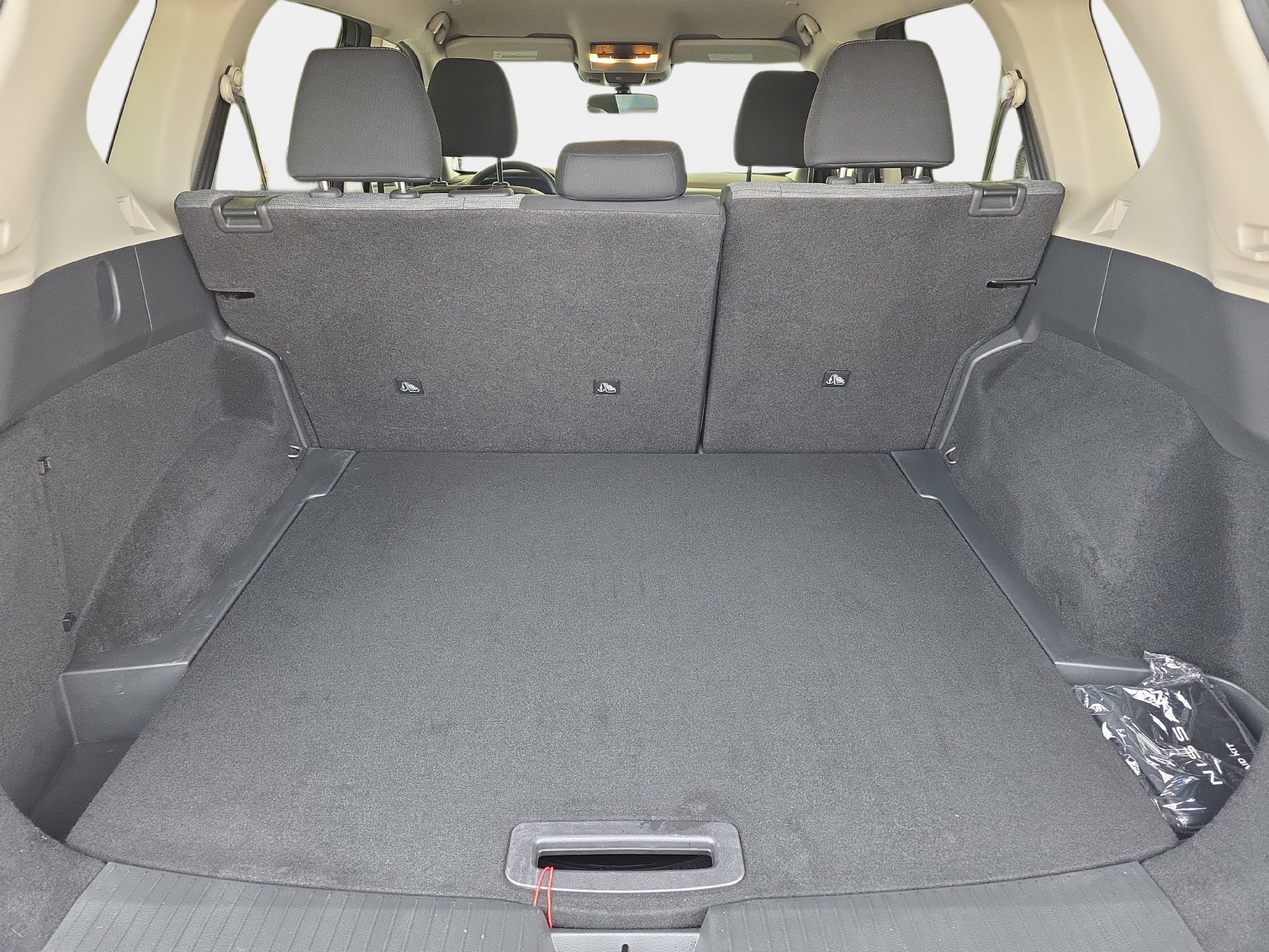 Used 2023 Nissan Rogue SV FWD image 12
