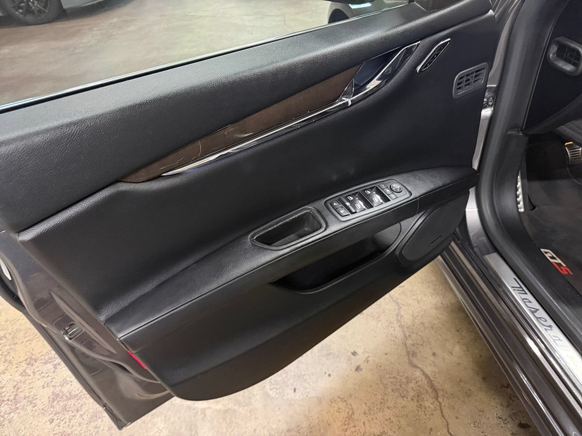 Used 2017 Maserati Quattroporte S GranSport RWD image 9