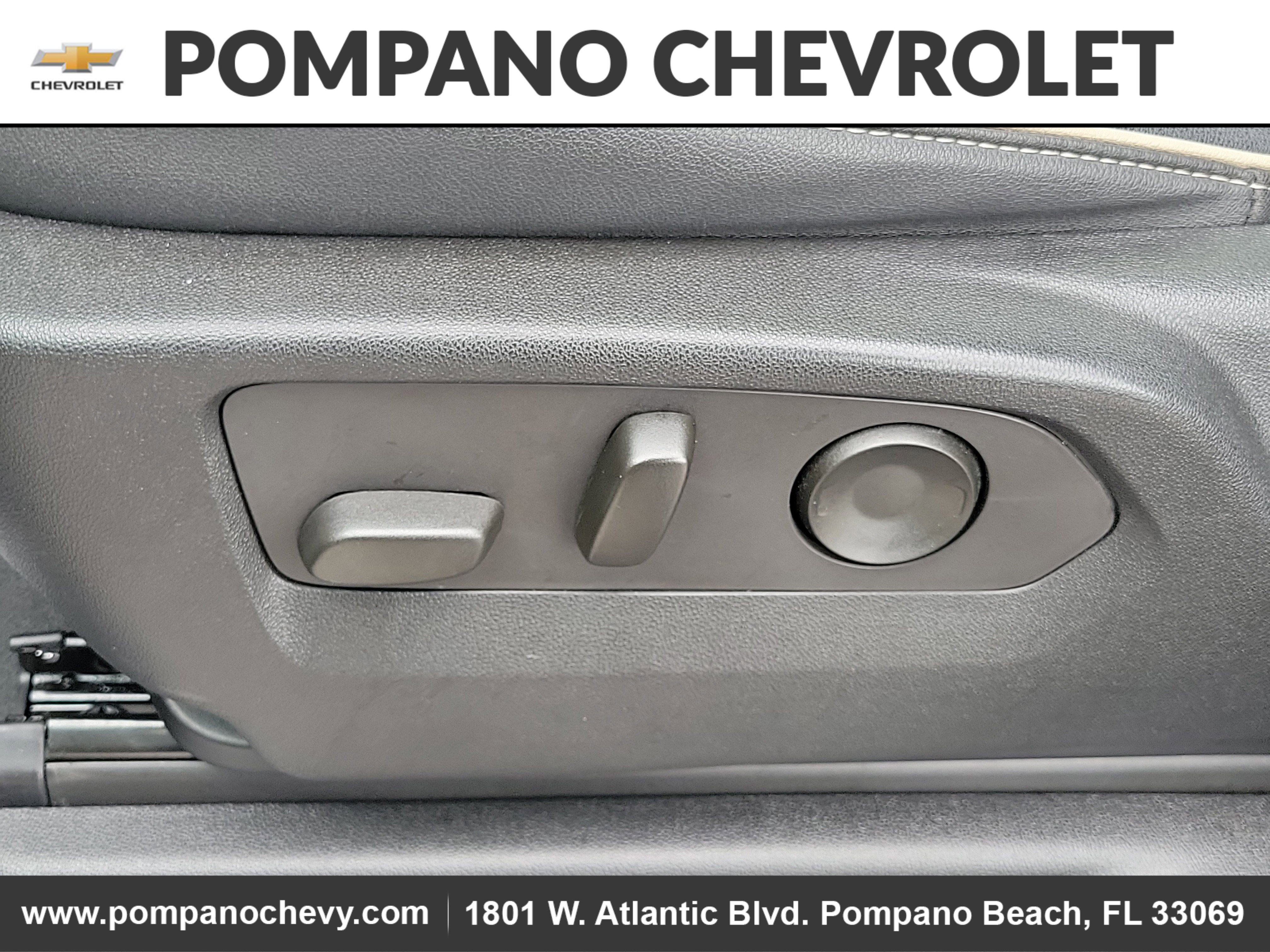 Used 2023 GMC Yukon SLT w/ SLT Premium Package image 29