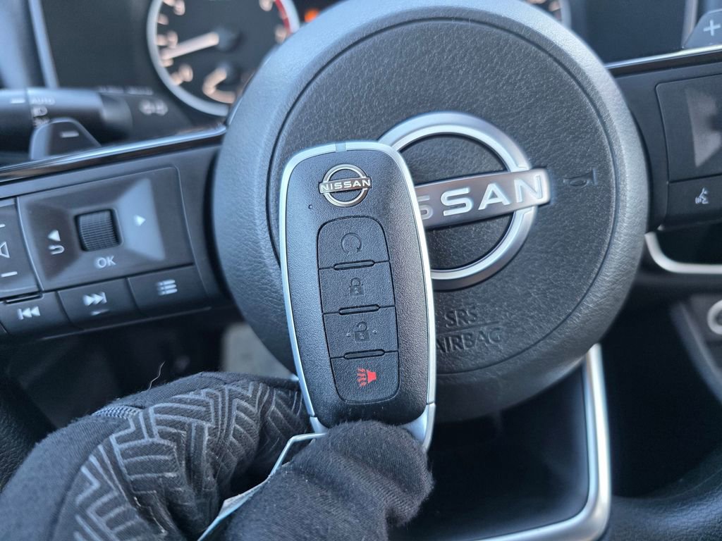 Used 2023 Nissan Rogue SV image 63