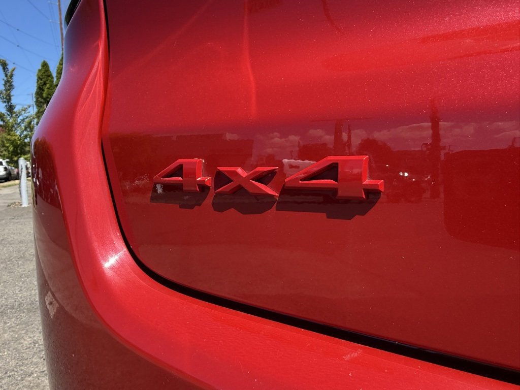 Used 2023 Jeep Compass Limited image 16