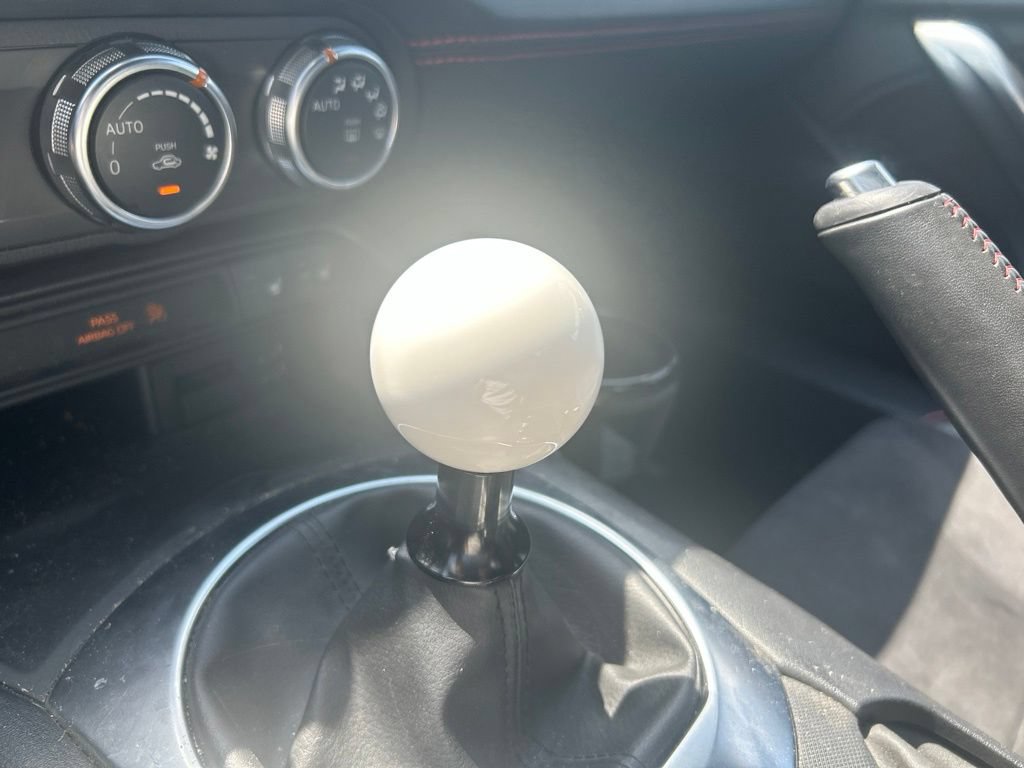 Used 2018 FIAT 124 Spider Abarth w/ Convenience Group RWD image 7