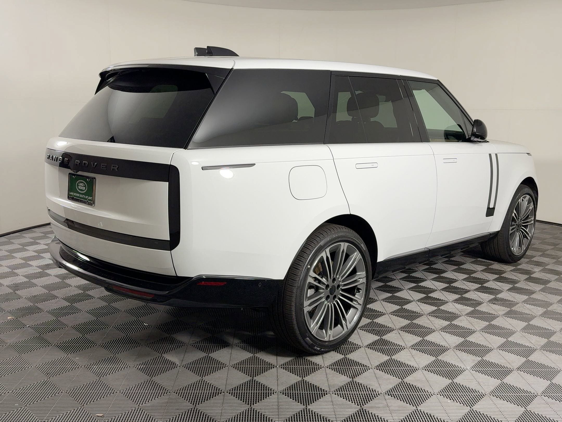 New 2026 Land Rover Range Rover SE image 9
