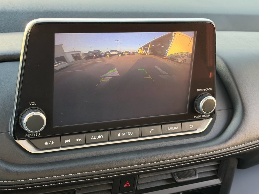 Used 2025 Nissan Rogue S FWD image 22