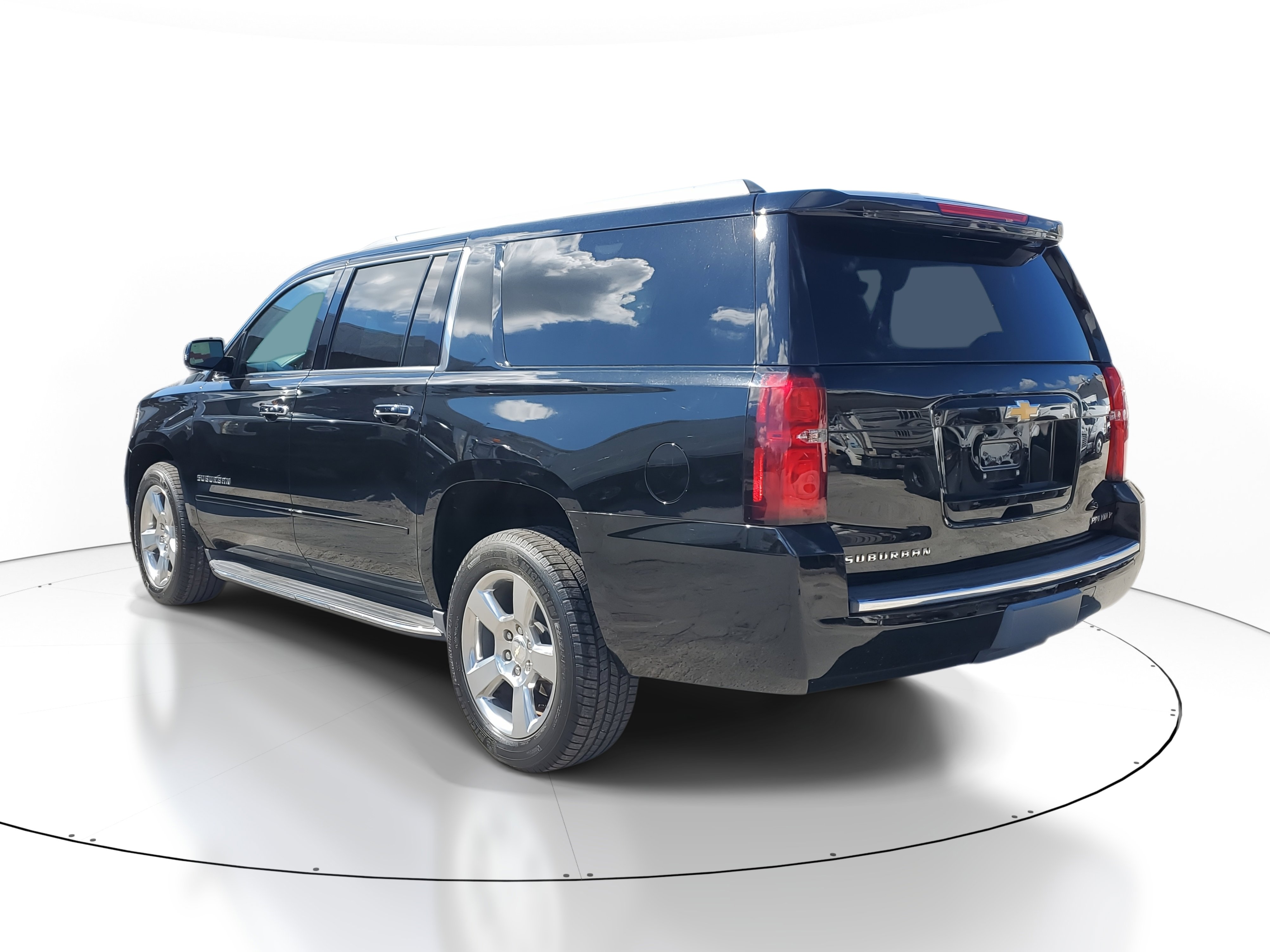Used 2020 Chevrolet Suburban Premier w/ Max Trailering Package image 4