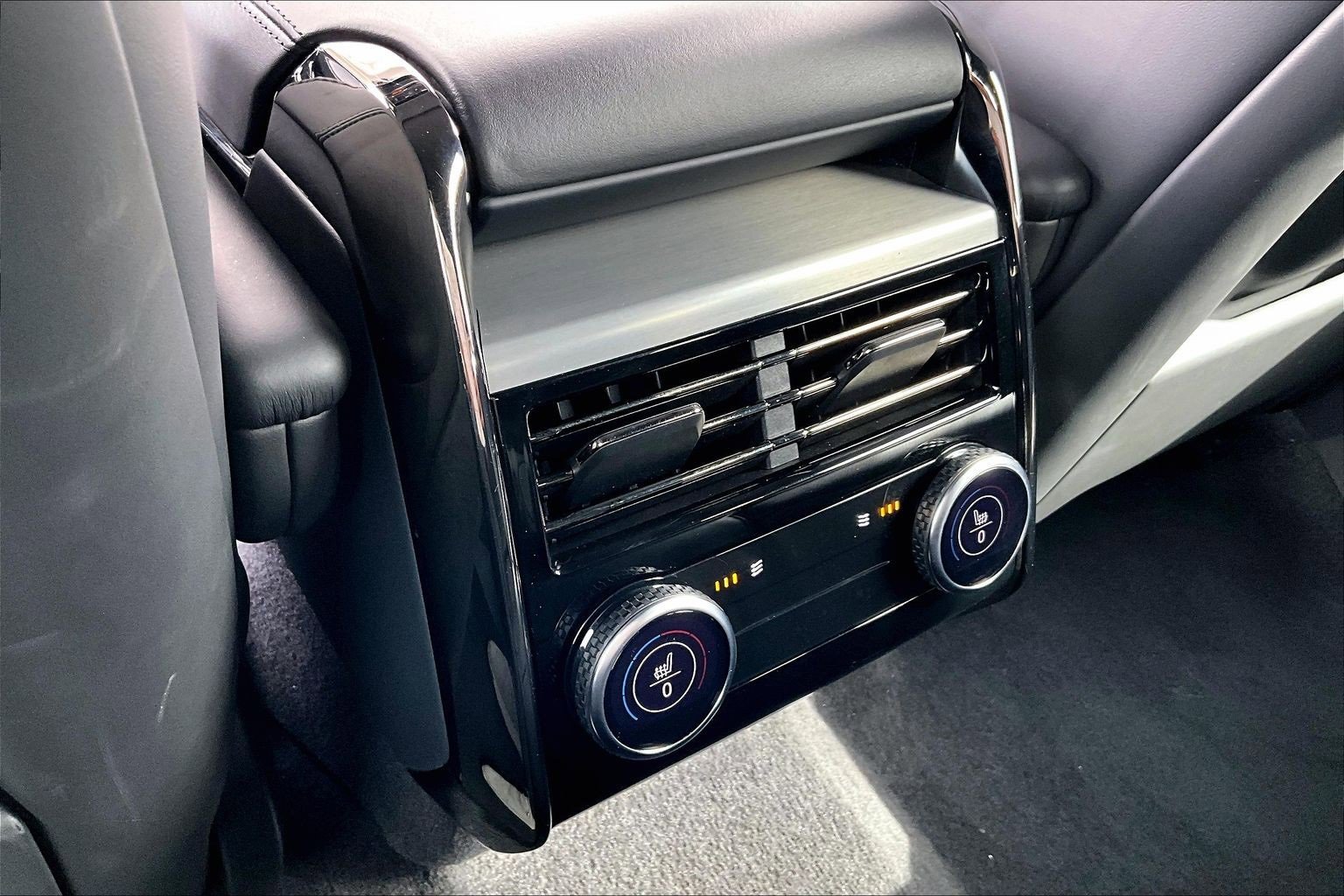 Used 2024 Land Rover Range Rover Sport Dynamic SE image 34