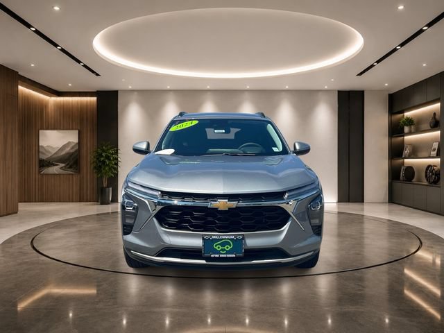 Certified 2024 Chevrolet Trax LT FWD image 2
