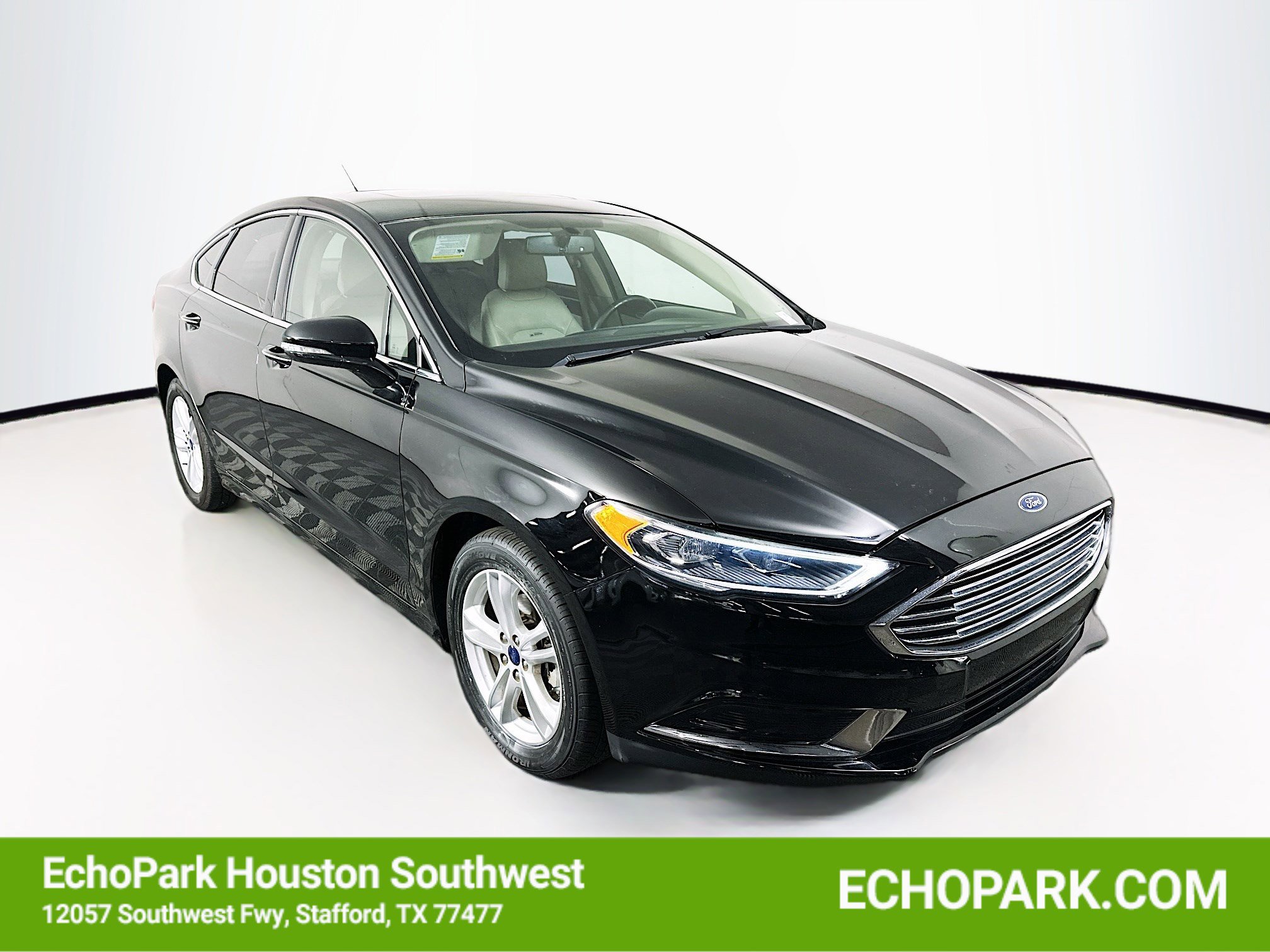 Used 2018 Ford Fusion SE w/ Fusion SE Technology Package FWD image 1