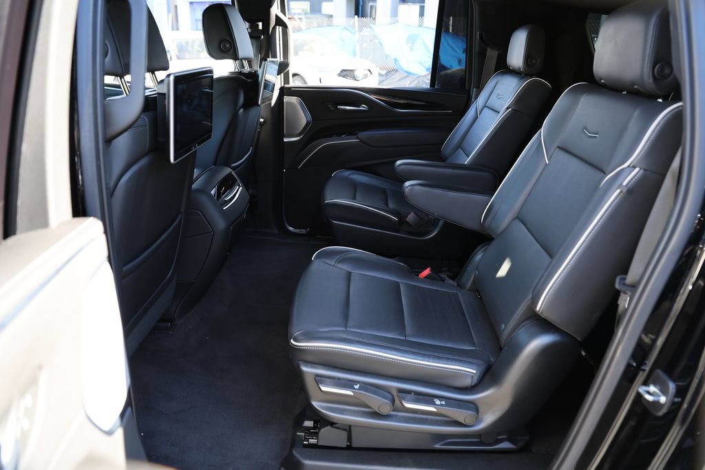 Used 2022 Cadillac Escalade ESV Sport w/ Touring Package AWD/4WD image 18