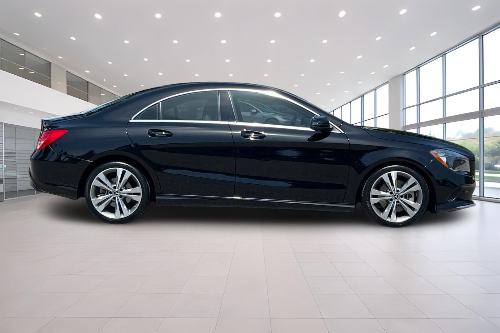Used 2018 Mercedes-Benz CLA 250 image 3