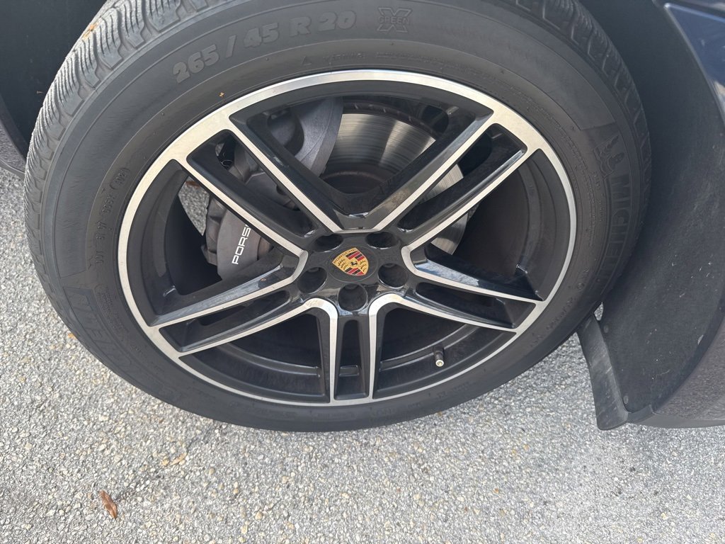 Used 2021 Porsche Macan image 12