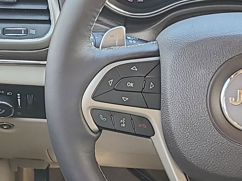 Used 2017 Jeep Grand Cherokee Overland AWD/4WD image 25