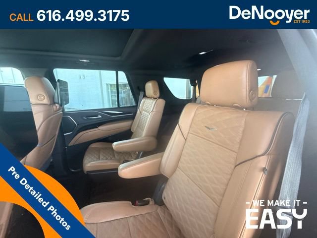 Used 2023 Cadillac Escalade Premium Luxury w/ LPO, Radiant Package AWD/4WD image 32