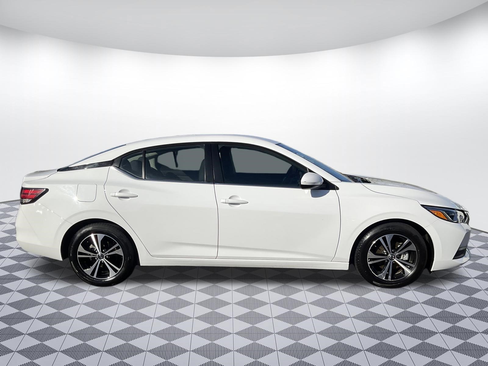 Used 2023 Nissan Sentra SV image 2
