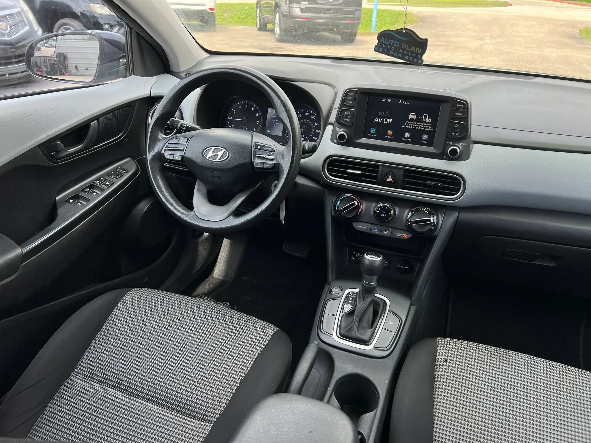 Used 2019 Hyundai Kona SE FWD image 14