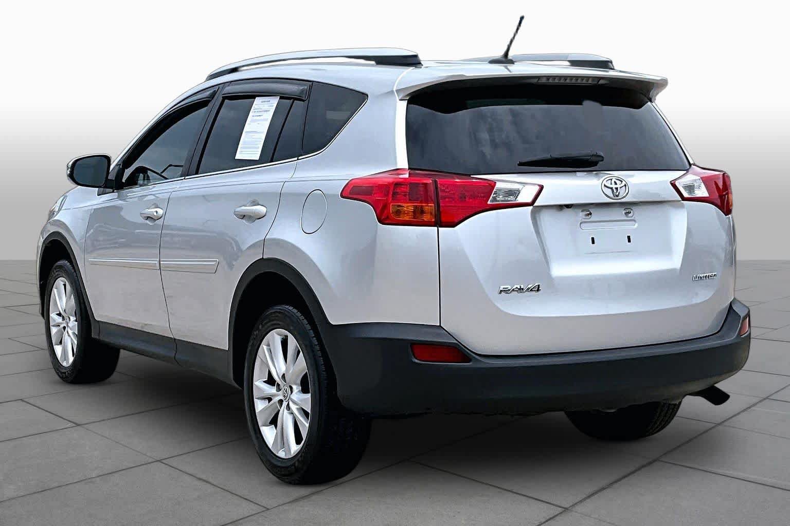 Used 2015 Toyota RAV4 Limited w/ Technology Package FWD image 12