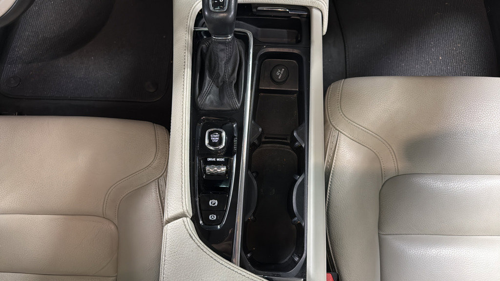 Used 2018 Volvo V90 T6 Cross Country w/ Convenience Package AWD/4WD image 39