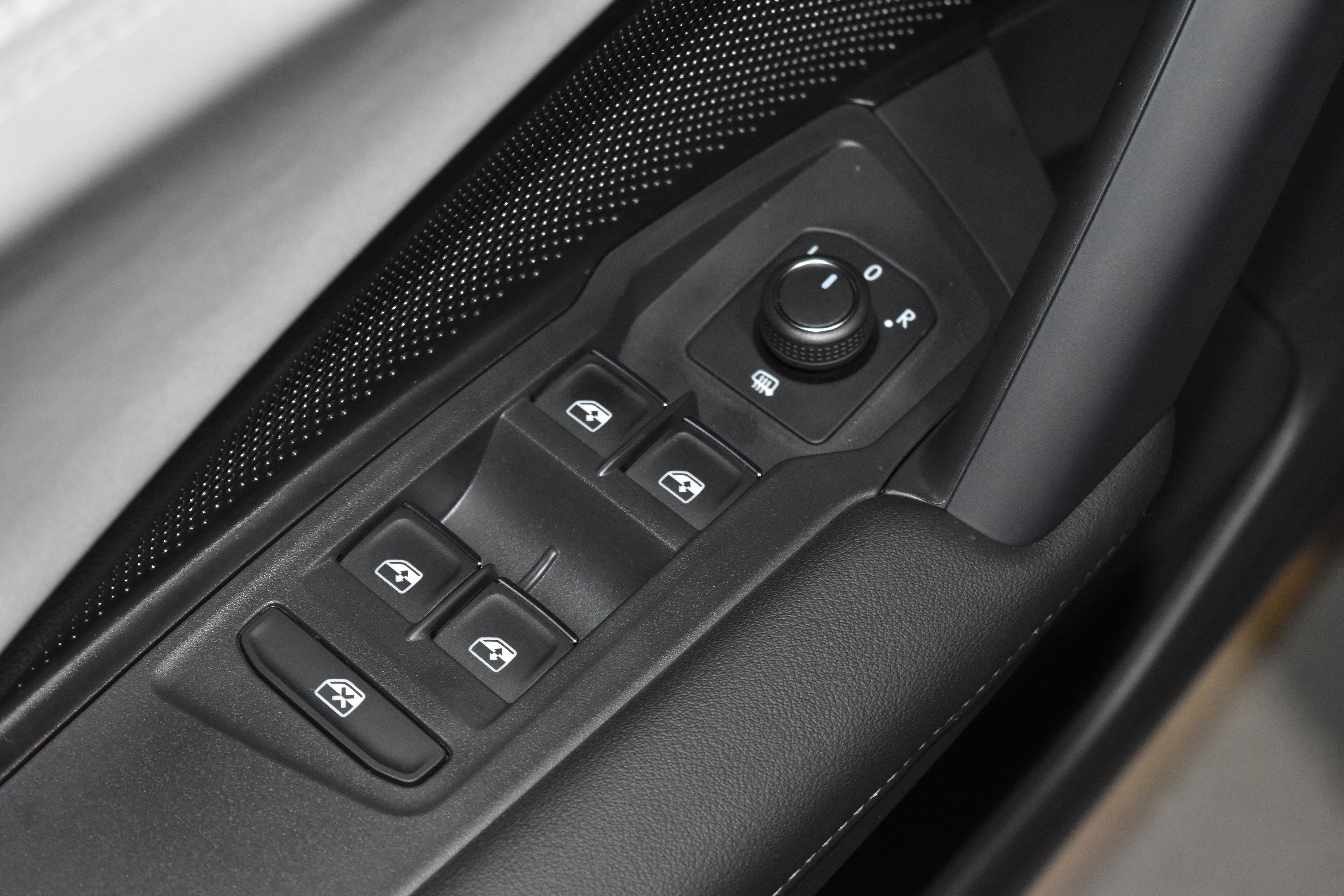 New 2026 Volkswagen Tiguan SE AWD/4WD image 4