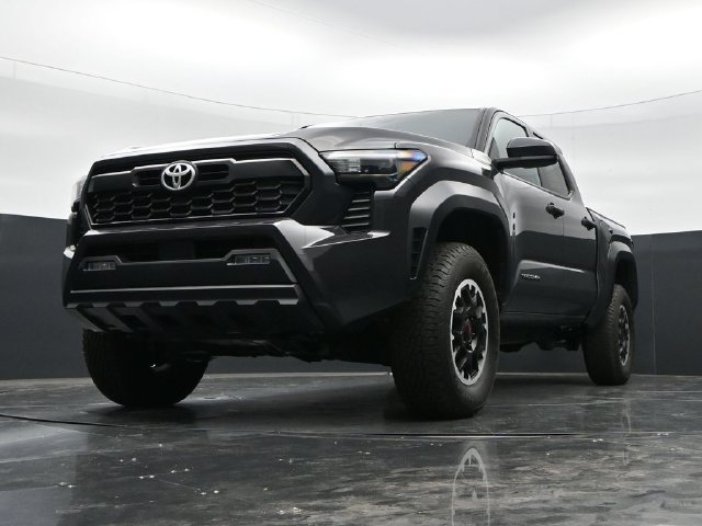 Used 2024 Toyota Tacoma TRD Off-Road AWD/4WD image 38